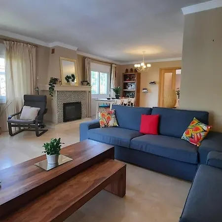 Mimosas Villa *